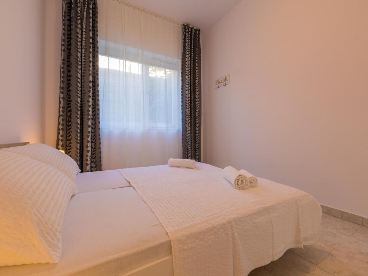 Apartment DUDA Novi Vinodolski Buitenkant foto